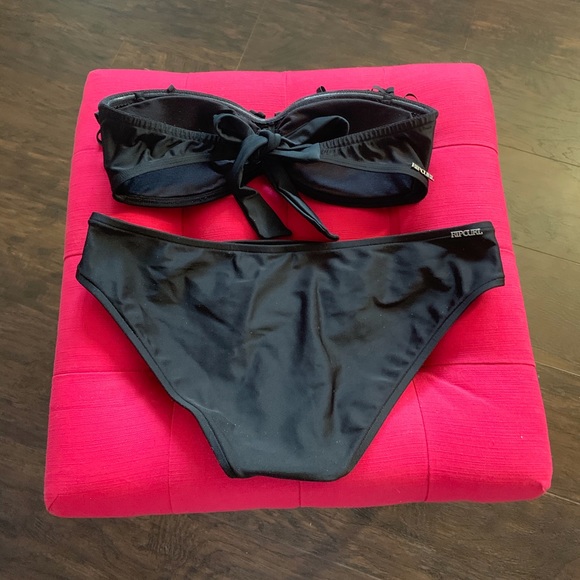 Black bandeau style rip curl bikini with fringe. - Picture 2 of 4